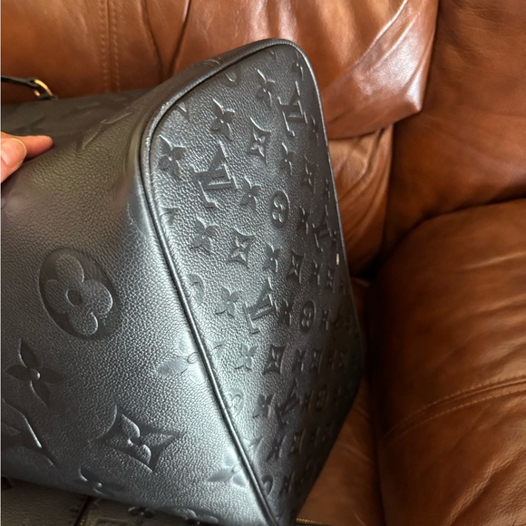 Beautiful purse made with the same materials as the real one. - Picture 3 of 12